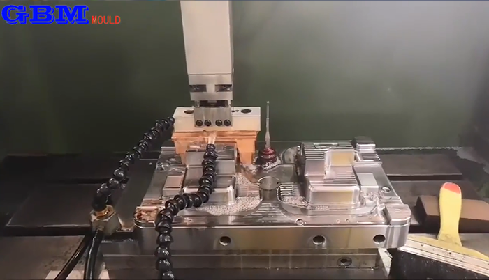 火花机加工700 火花机加工700