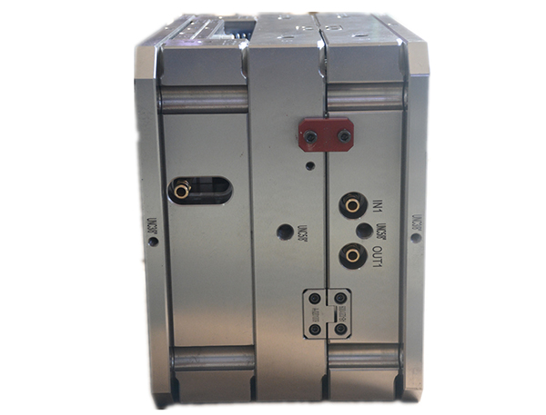 星空体育app官方入口精密立式注塑模具 星空体育app官方入口精密立式注塑模具