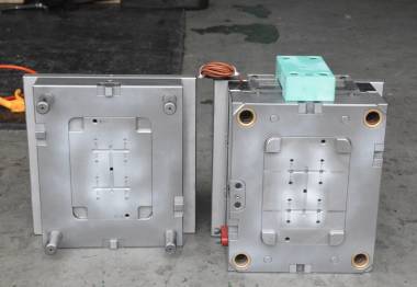 星空体育app官方入口塑胶注塑模具定制加工