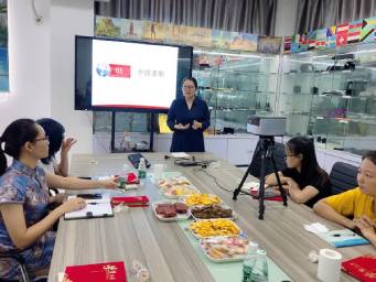 星空体育app官方入口注塑模具加工厂业务部中段总结会议