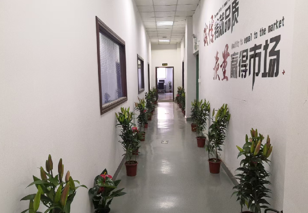 深圳模具厂家一角 深圳模具厂家一角