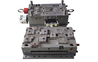 星空游戏中心安卓是前模一样还是后模一样？