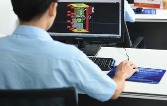 PEEK注塑加工五大关键注意事项：与普通塑料注塑有何不同？